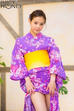 女主涨奶时男主帮吸的